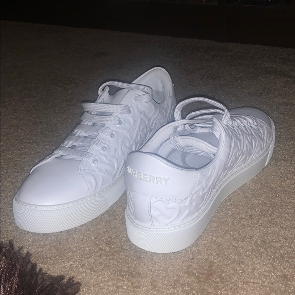 Brand new latest Burberry women’s sneakers
